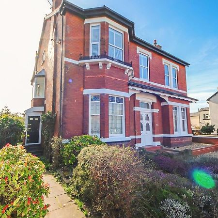 Spacious Victorian Birkdale Apartment With Garden Southport Extérieur photo