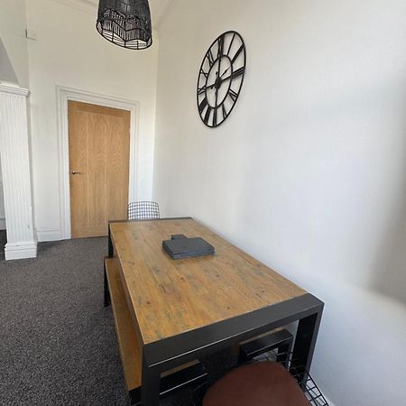 Spacious Victorian Birkdale Apartment With Garden Southport Extérieur photo