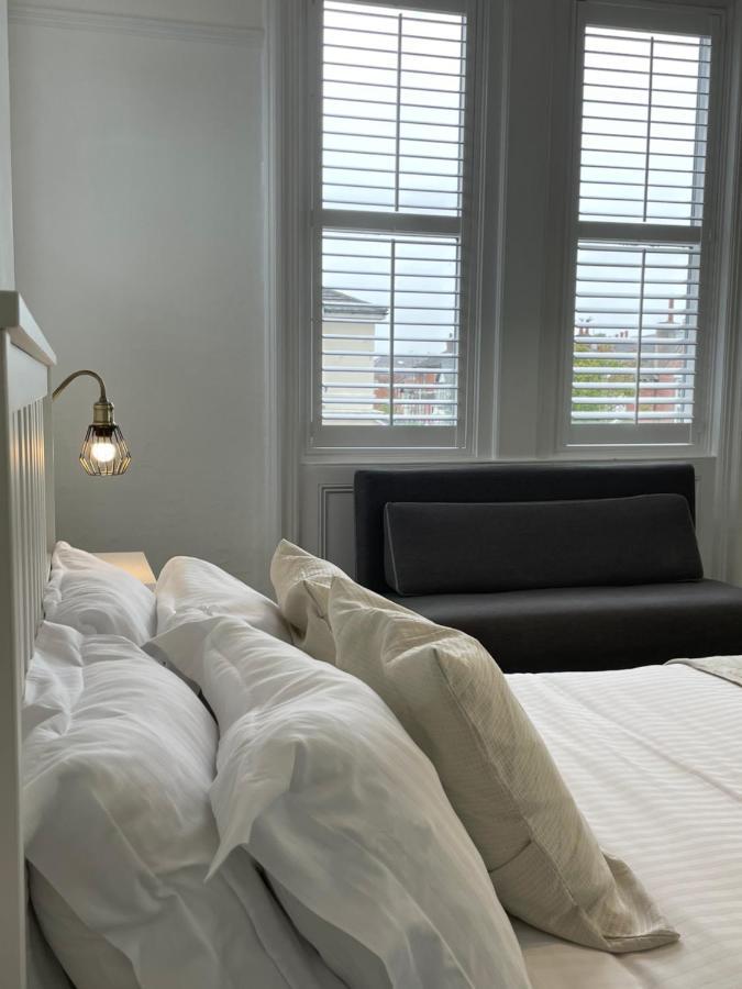 Spacious Victorian Birkdale Apartment With Garden Southport Extérieur photo